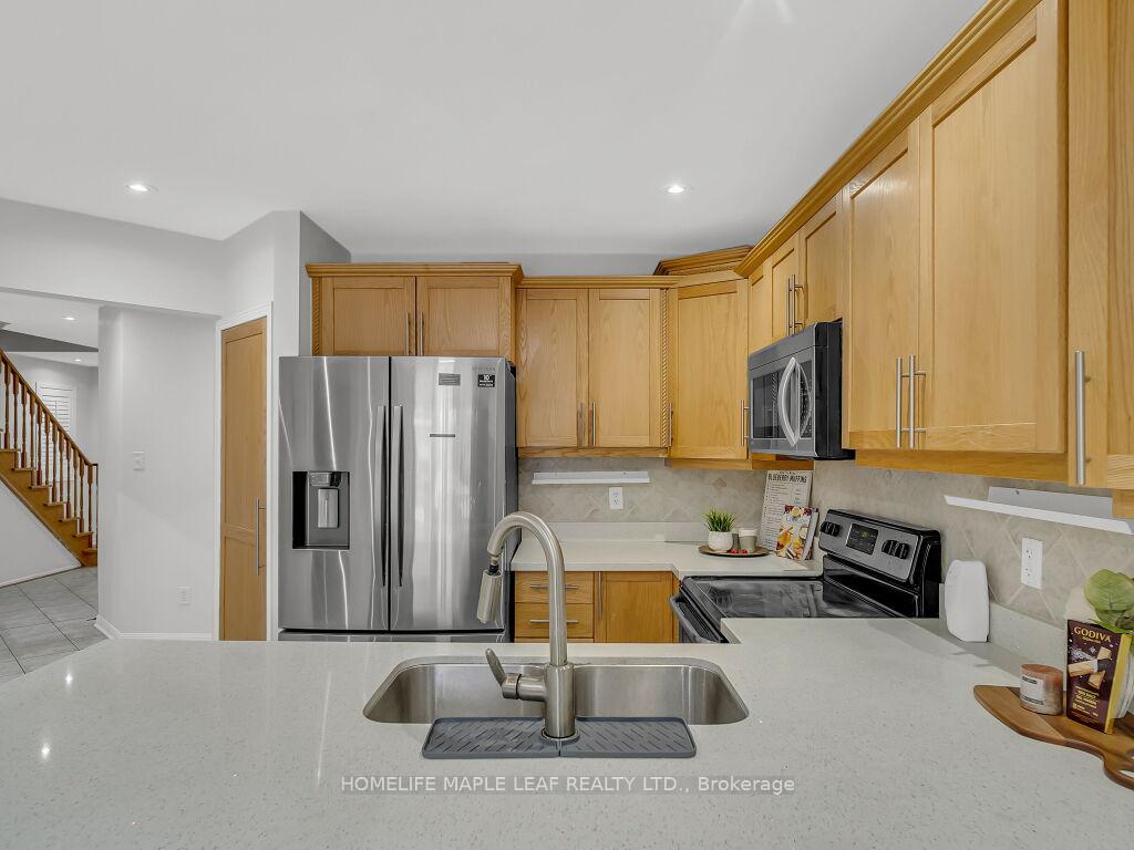 Photo 13 of 129 Cadillac Crescent, Brampton, Fletcher's Meadow — HOMEH