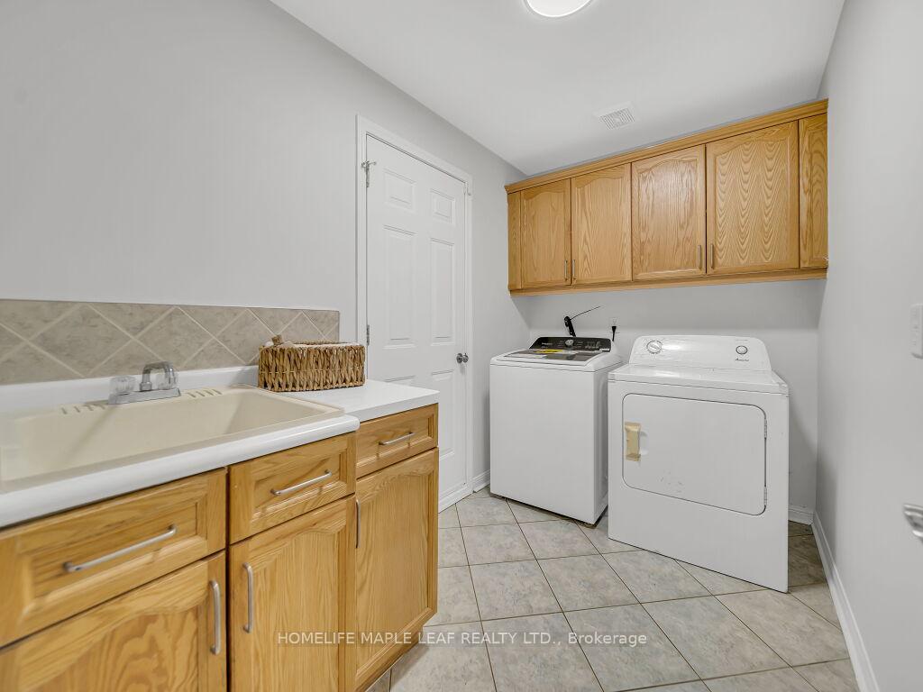 Photo 17 of 129 Cadillac Crescent, Brampton, Fletcher's Meadow — HOMEH