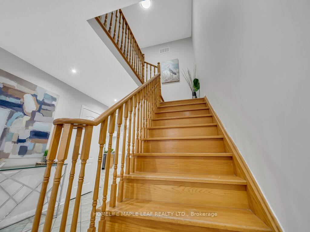 Photo 20 of 129 Cadillac Crescent, Brampton, Fletcher's Meadow — HOMEH