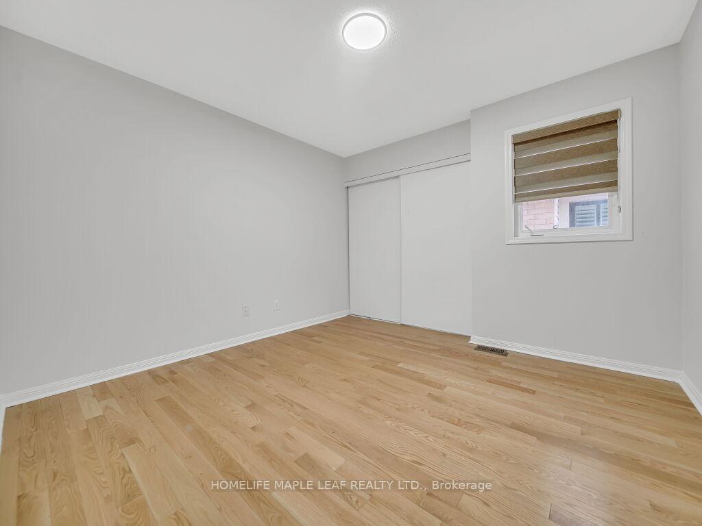 Photo 23 of 129 Cadillac Crescent, Brampton, Fletcher's Meadow — HOMEH