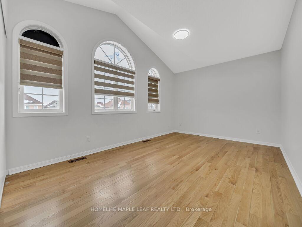 Photo 25 of 129 Cadillac Crescent, Brampton, Fletcher's Meadow — HOMEH