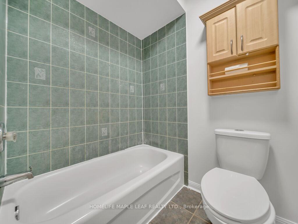 Photo 29 of 129 Cadillac Crescent, Brampton, Fletcher's Meadow — HOMEH