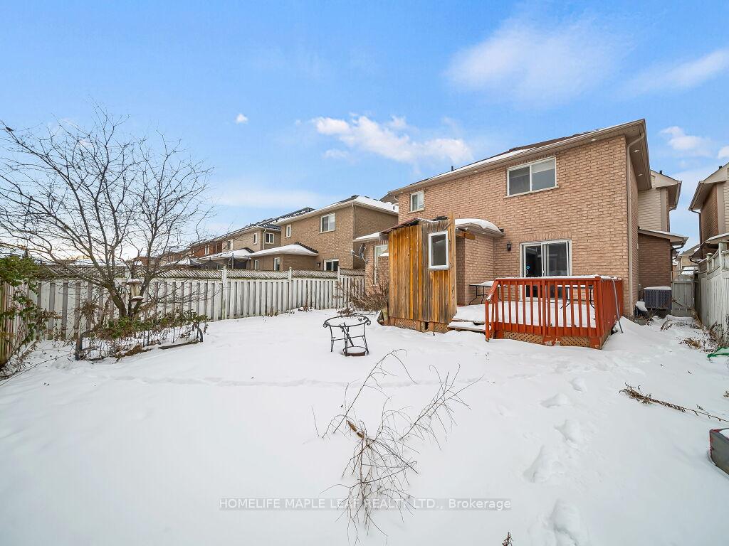 Photo 31 of 129 Cadillac Crescent, Brampton, Fletcher's Meadow — HOMEH