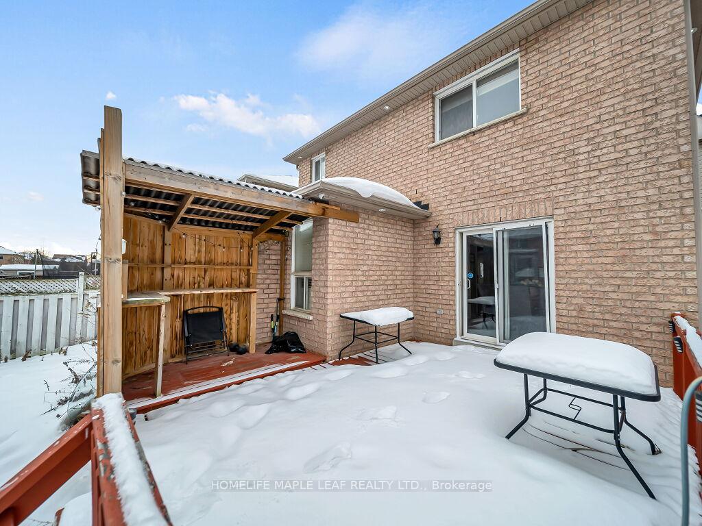Photo 34 of 129 Cadillac Crescent, Brampton, Fletcher's Meadow — HOMEH