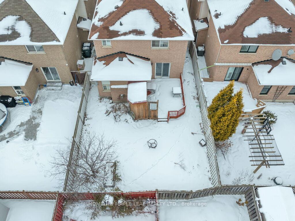 Photo 32 of 129 Cadillac Crescent, Brampton, Fletcher's Meadow — HOMEH