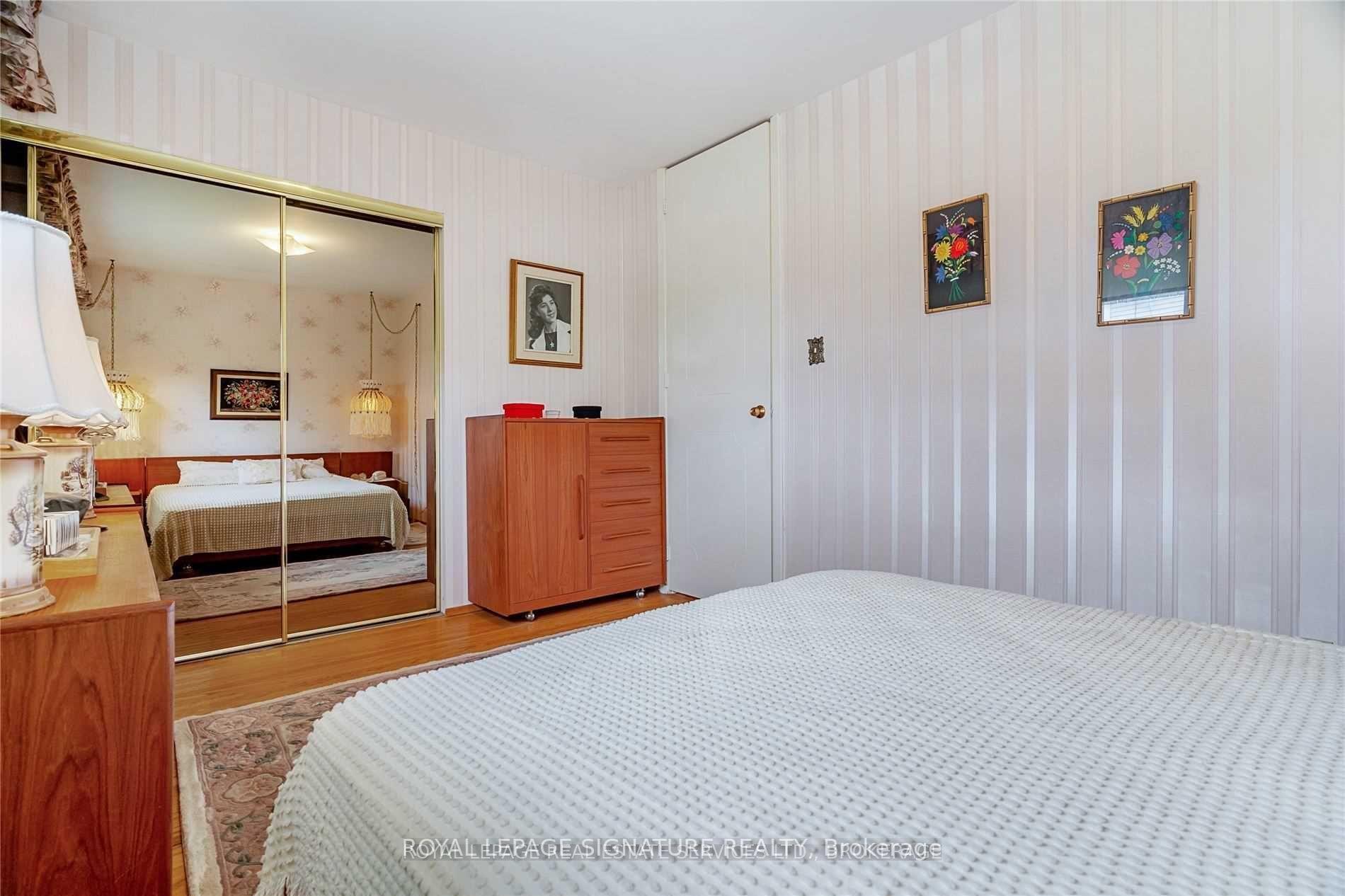 Photo 3 of 887 Liverpool Road, Pickering, Bay Ridges — HOMEH