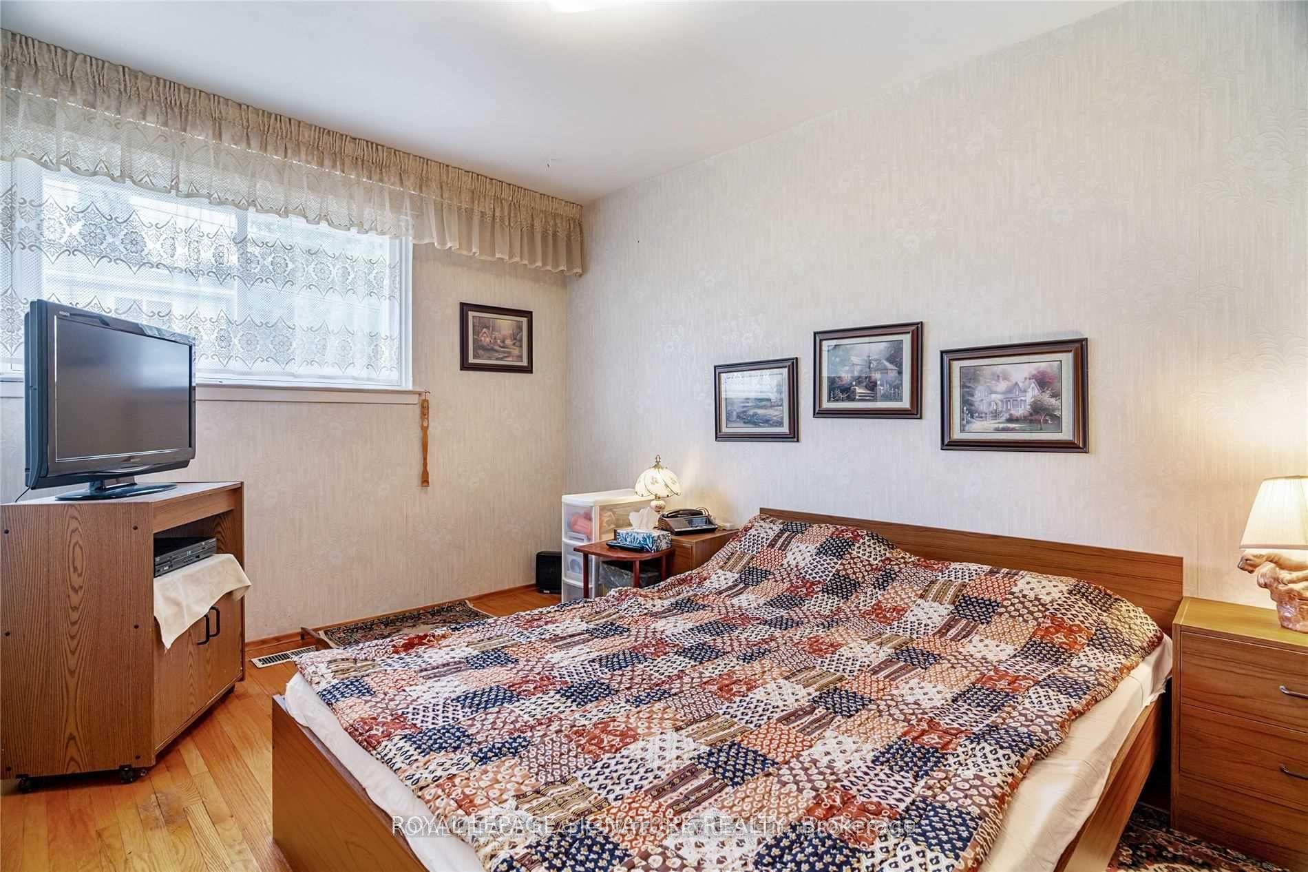 Photo 5 of 887 Liverpool Road, Pickering, Bay Ridges — HOMEH