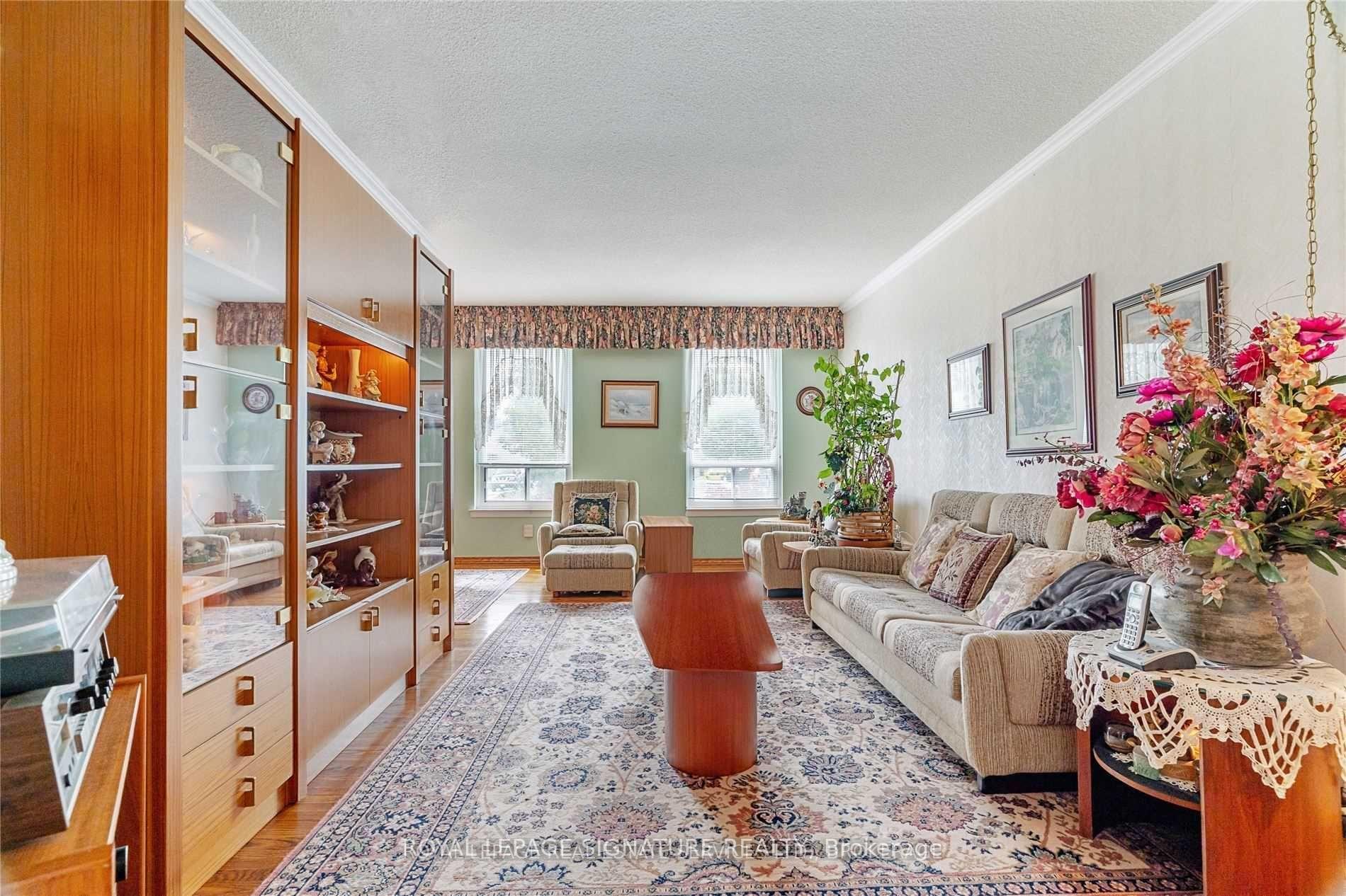 Photo 10 of 887 Liverpool Road, Pickering, Bay Ridges — HOMEH