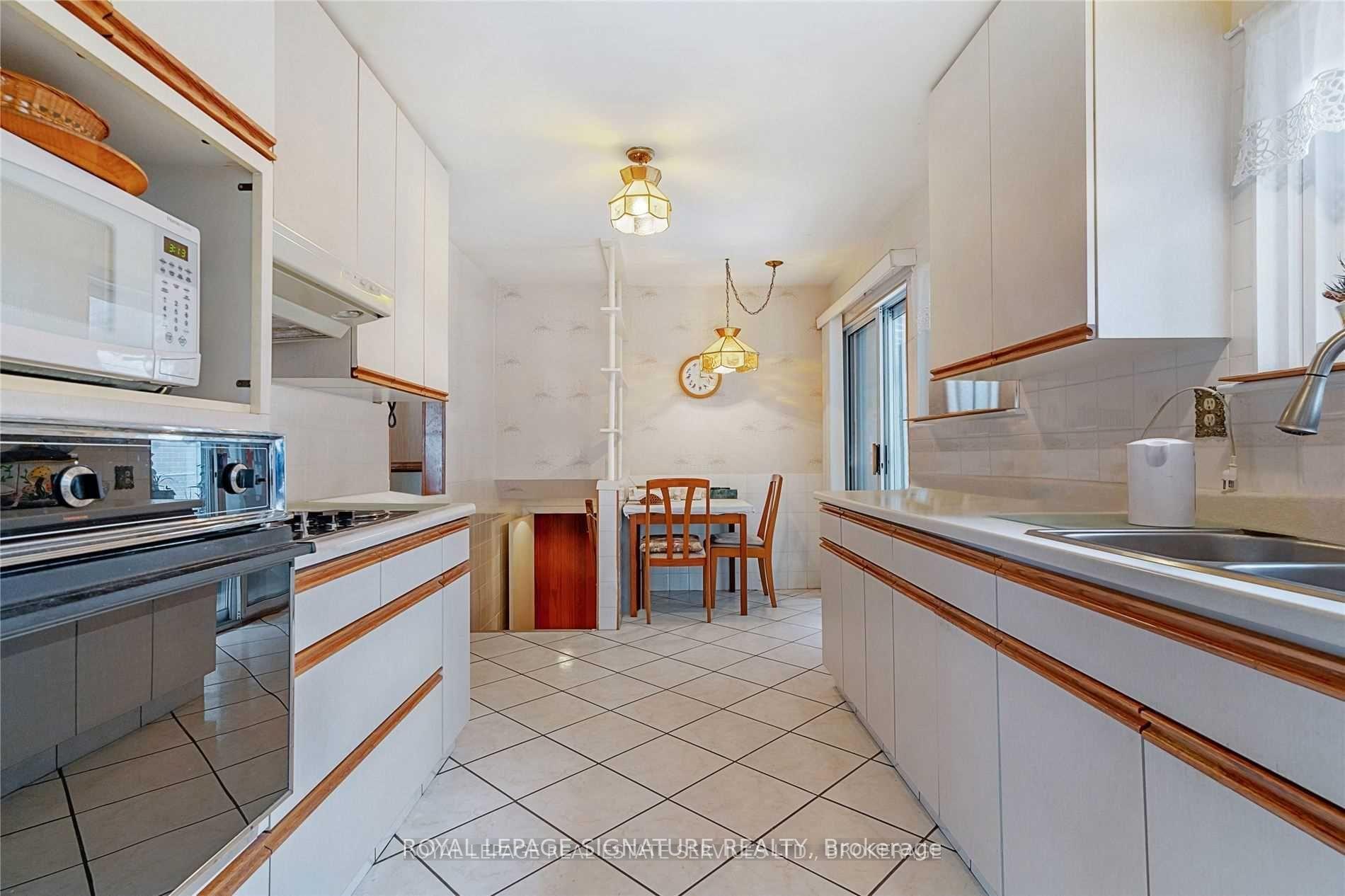 Photo 13 of 887 Liverpool Road, Pickering, Bay Ridges — HOMEH