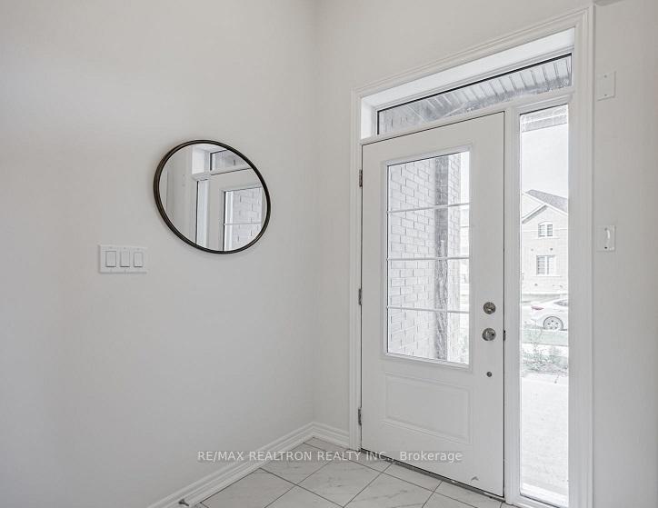 Photo 3 of 131 Air Dancer Crescent, Oshawa, Windfields — HOMEH