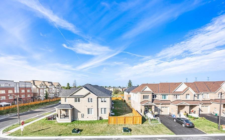Photo 20 of 131 Air Dancer Crescent, Oshawa, Windfields — HOMEH
