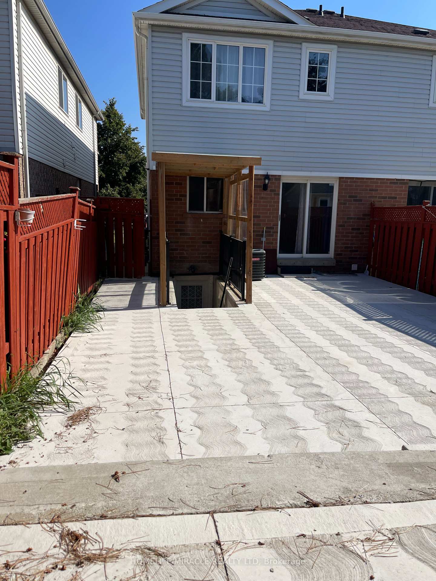 Front of Unit Lower, 90 Cordgrass Crescent