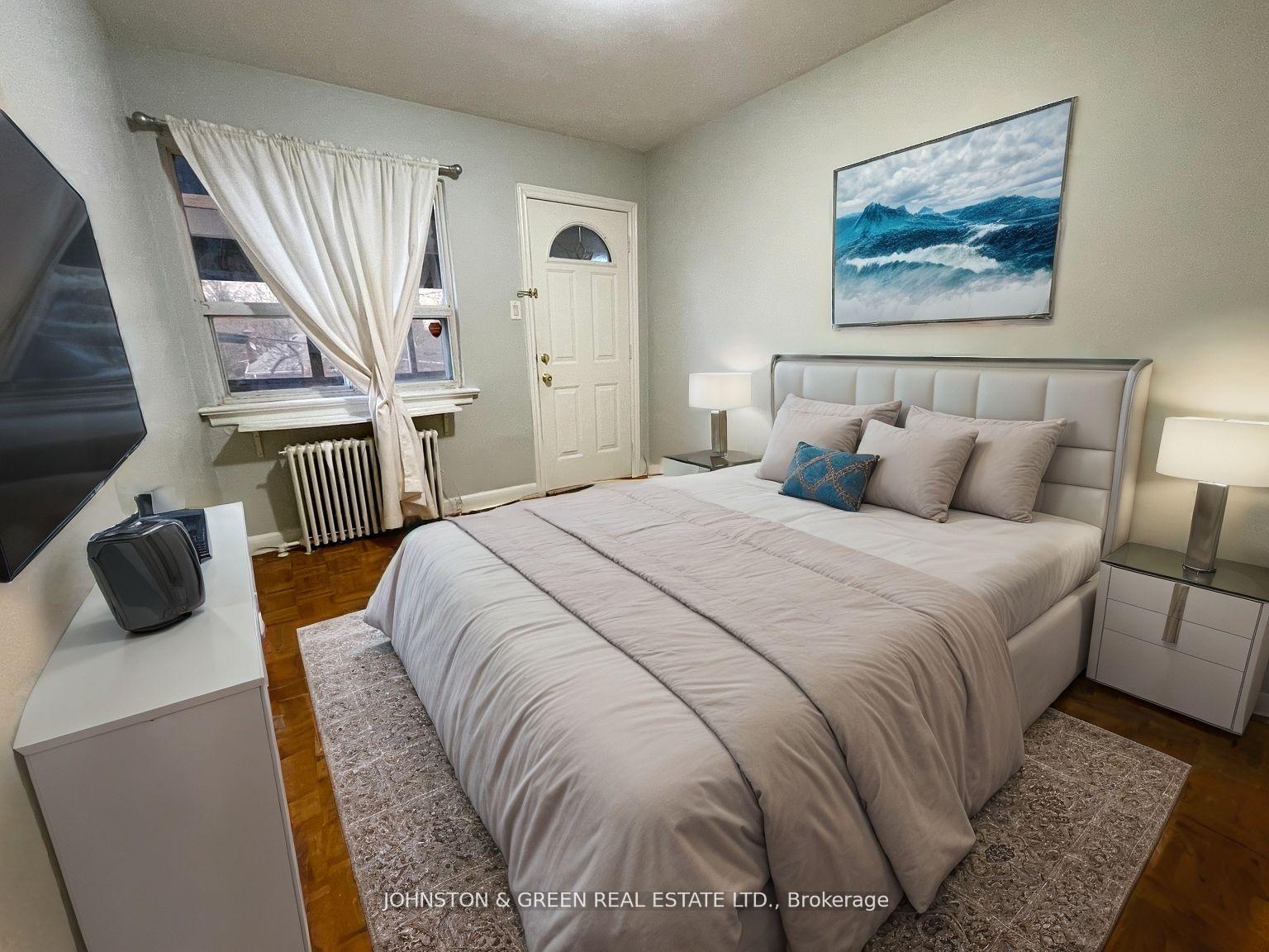 Photo 3 of Unit B, 1041 Coxwell Avenue, Toronto, East York — HOMEH