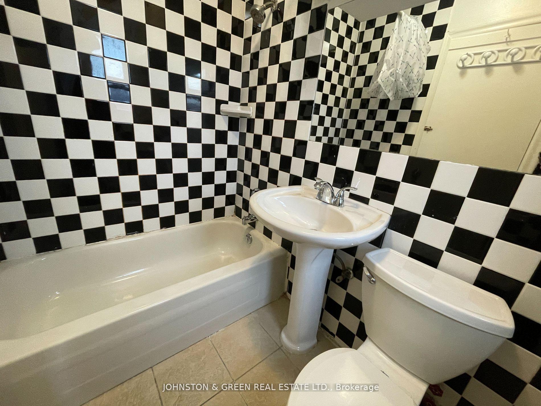 Photo 5 of Unit B, 1041 Coxwell Avenue, Toronto, East York — HOMEH
