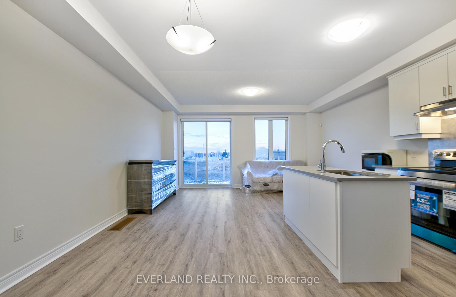 Photo 7 of 128 Mumbai Drive, Markham, Middlefield — HOMEH