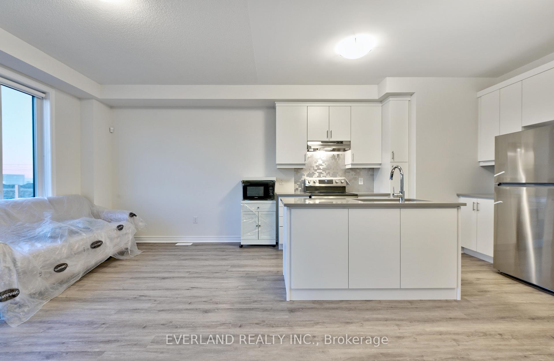 Photo 8 of 128 Mumbai Drive, Markham, Middlefield — HOMEH