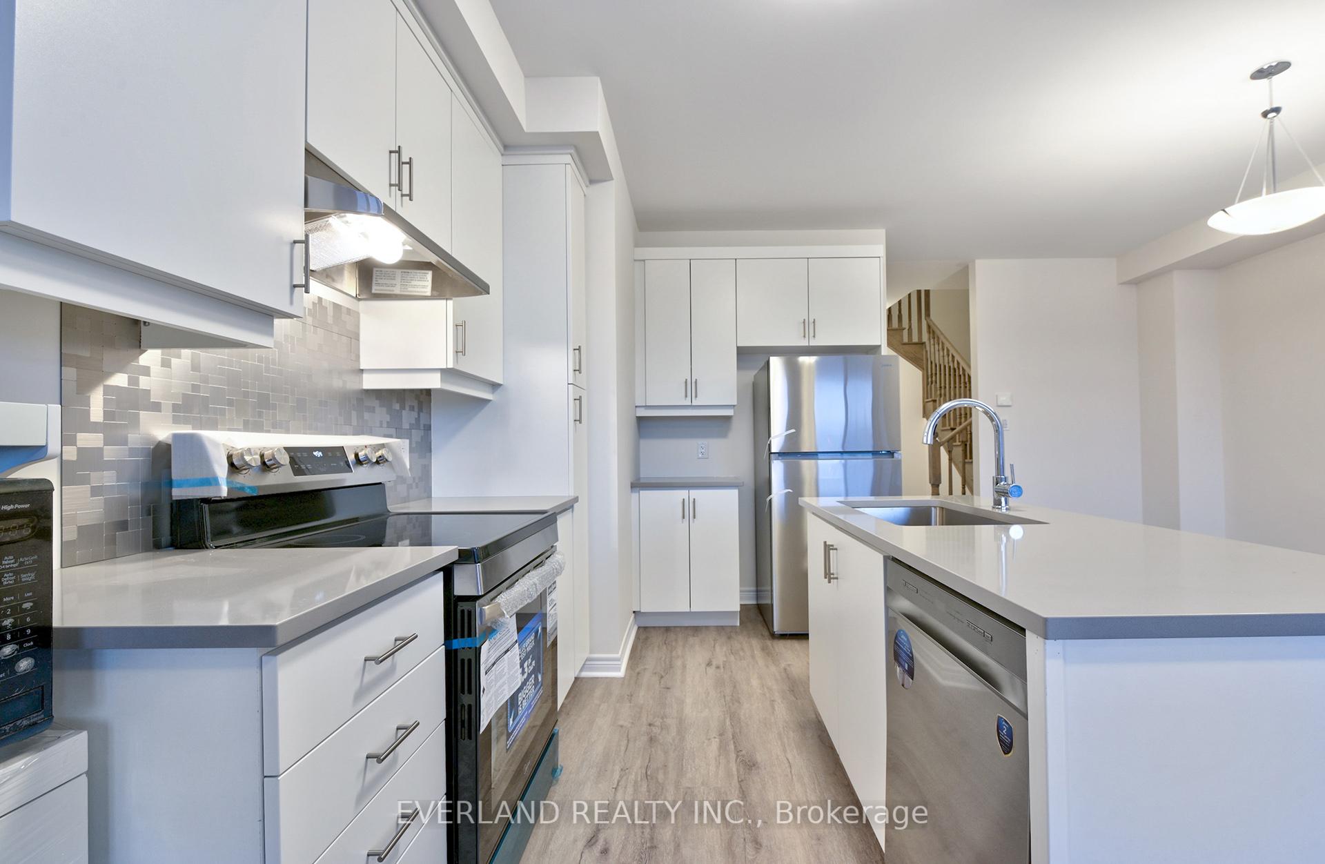 Photo 11 of 128 Mumbai Drive, Markham, Middlefield — HOMEH