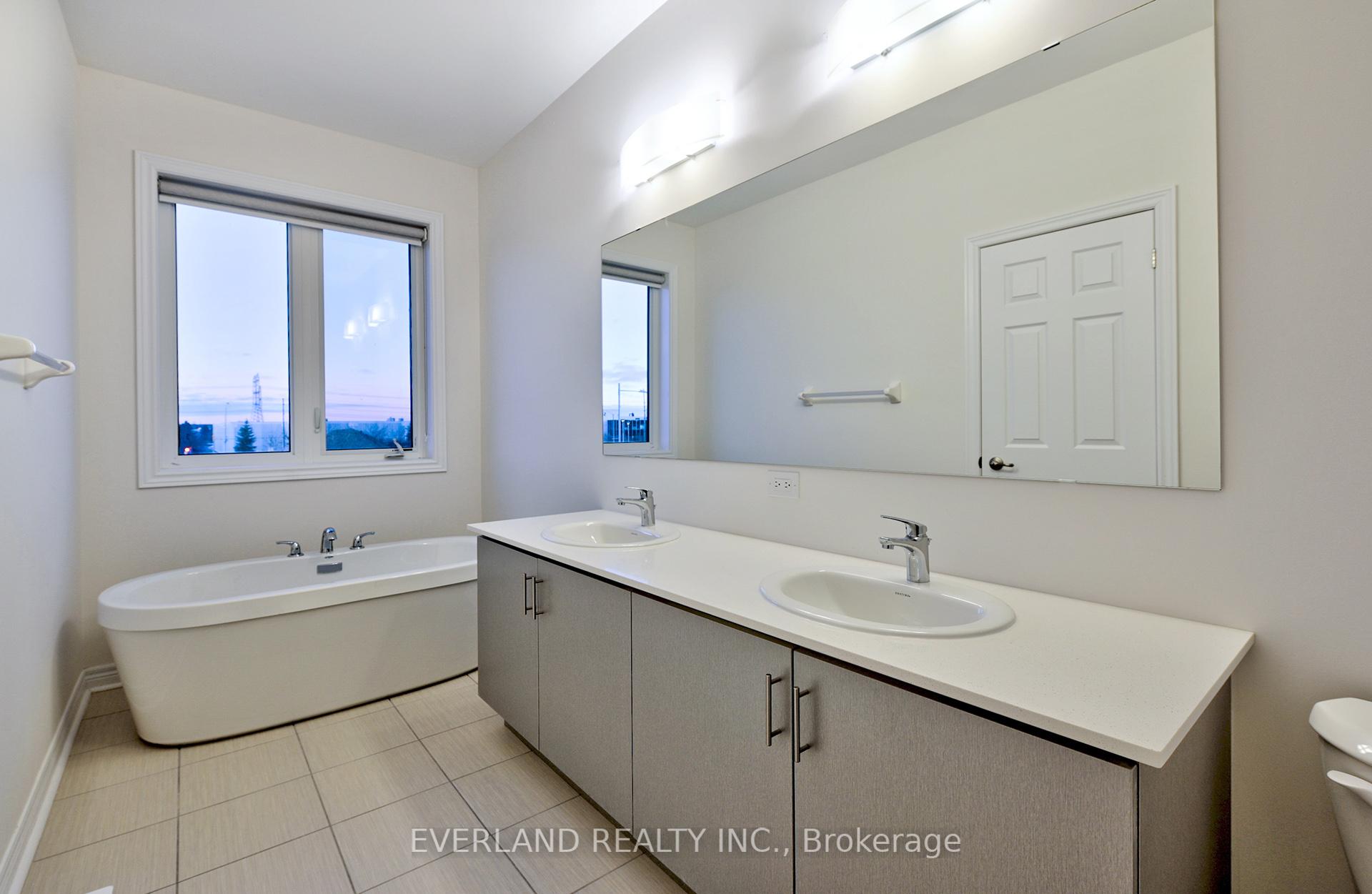 Photo 17 of 128 Mumbai Drive, Markham, Middlefield — HOMEH