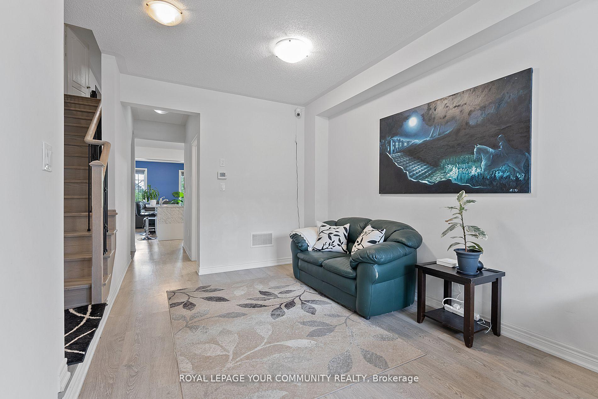 Photo 2 of 63 Riverwalk Drive, Hamilton, Waterdown — HOMEH