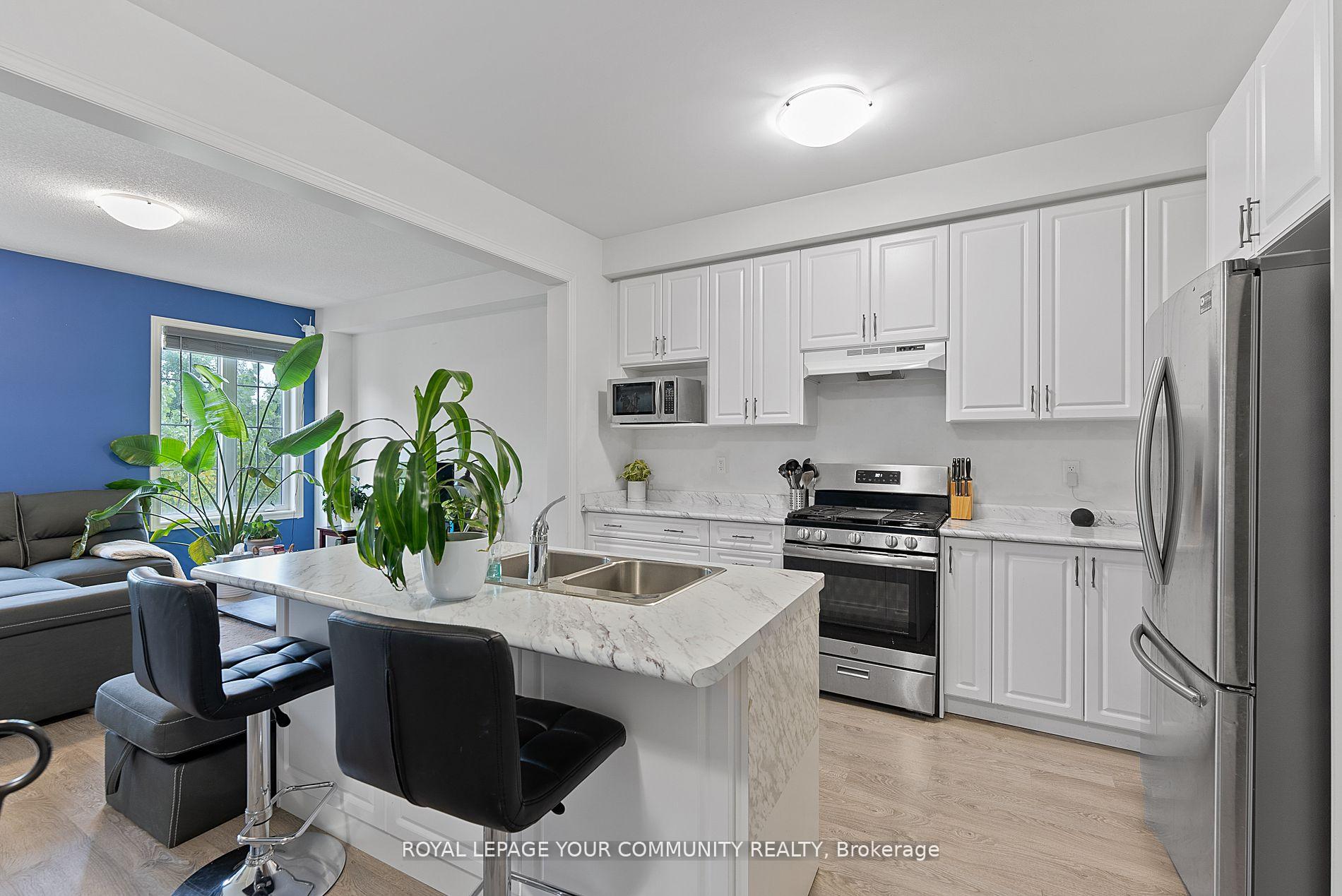 Photo 10 of 63 Riverwalk Drive, Hamilton, Waterdown — HOMEH