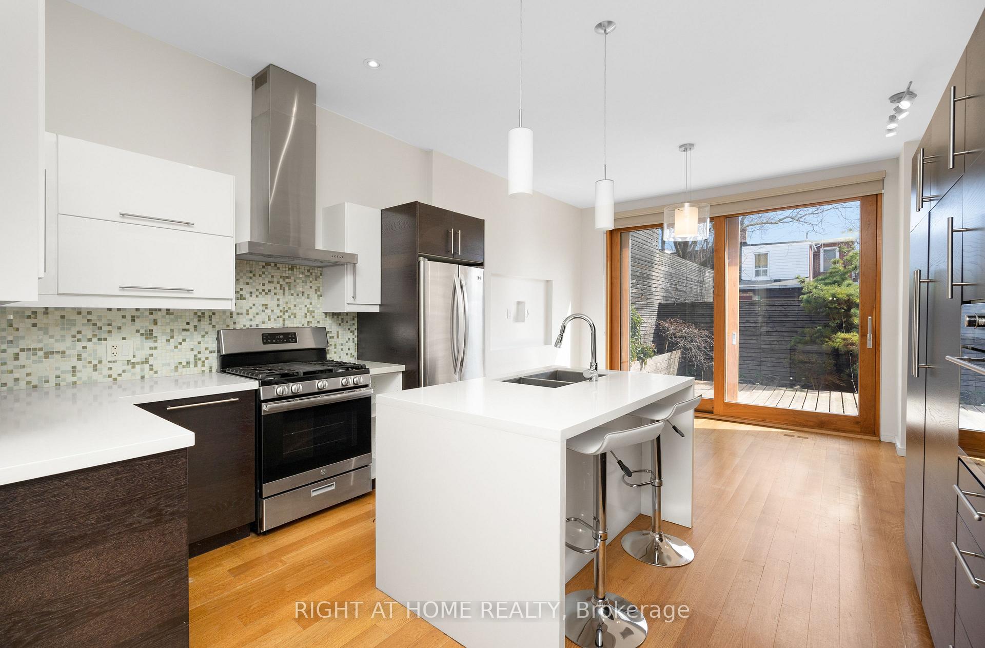 Photo 7 of 83 Major Street, Toronto, University — HOMEH