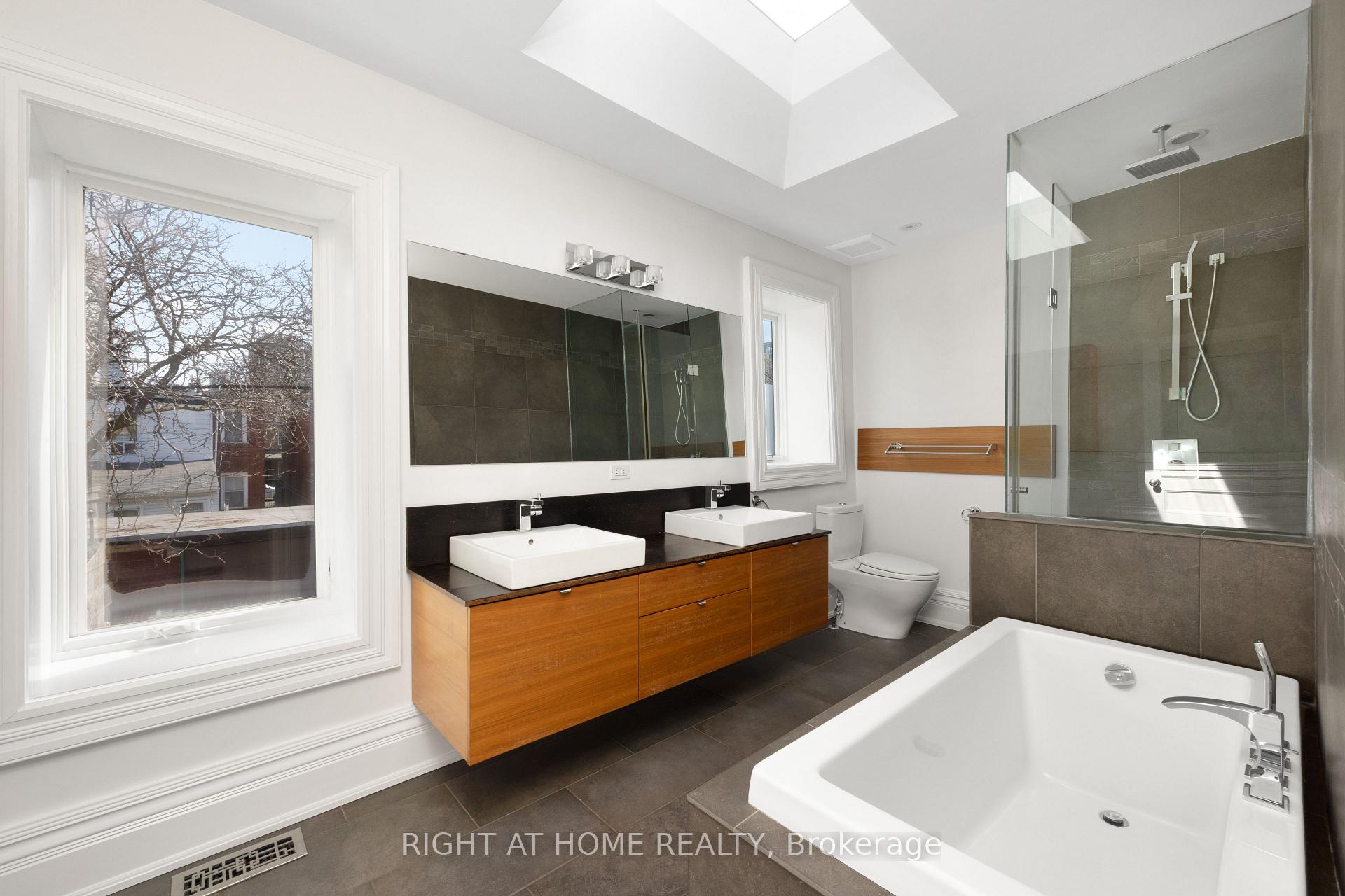Photo 17 of 83 Major Street, Toronto, University — HOMEH
