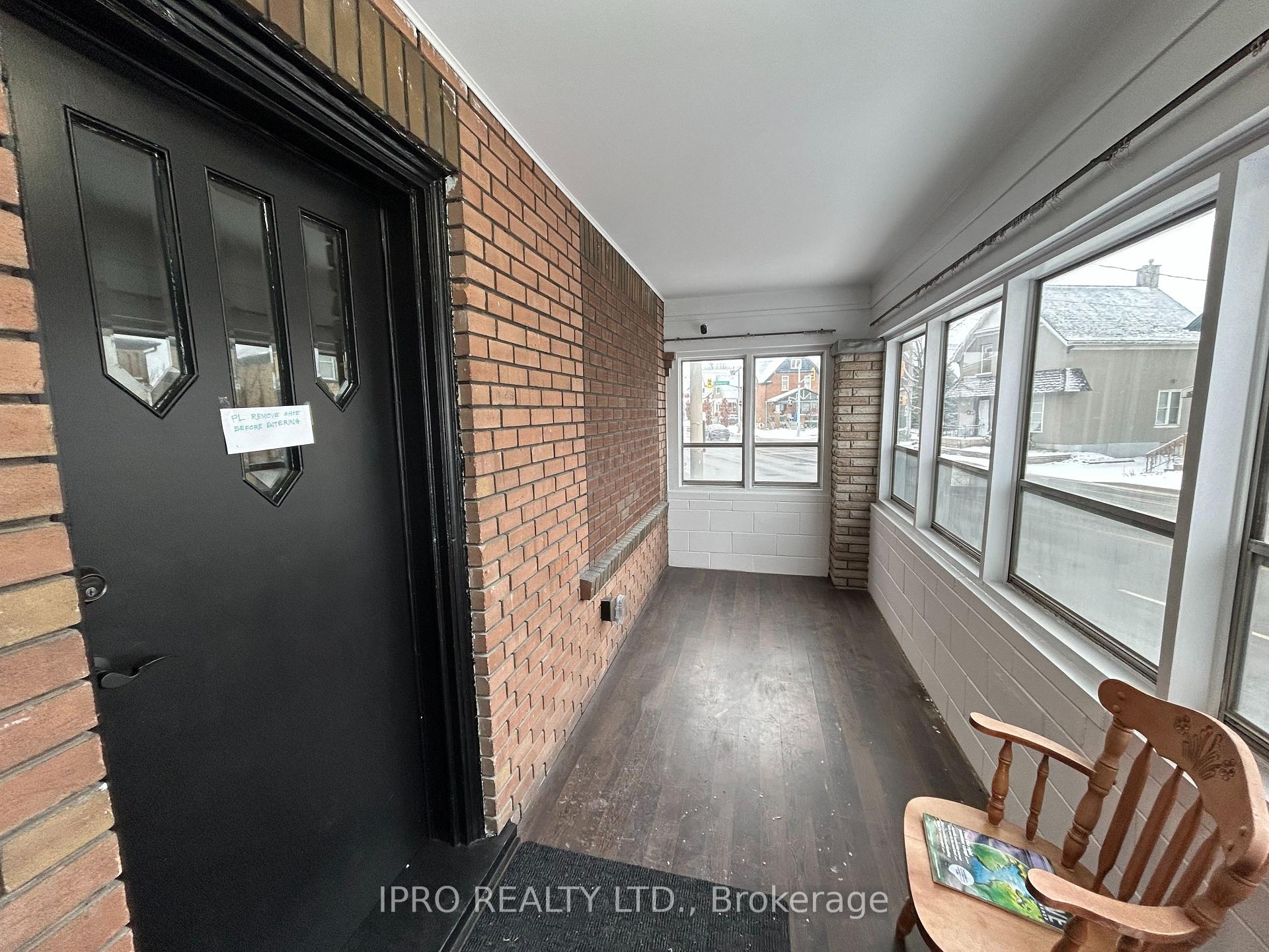 Photo 2 of Unit Unit 2, 152 Weber Street E, Kitchener — HOMEH