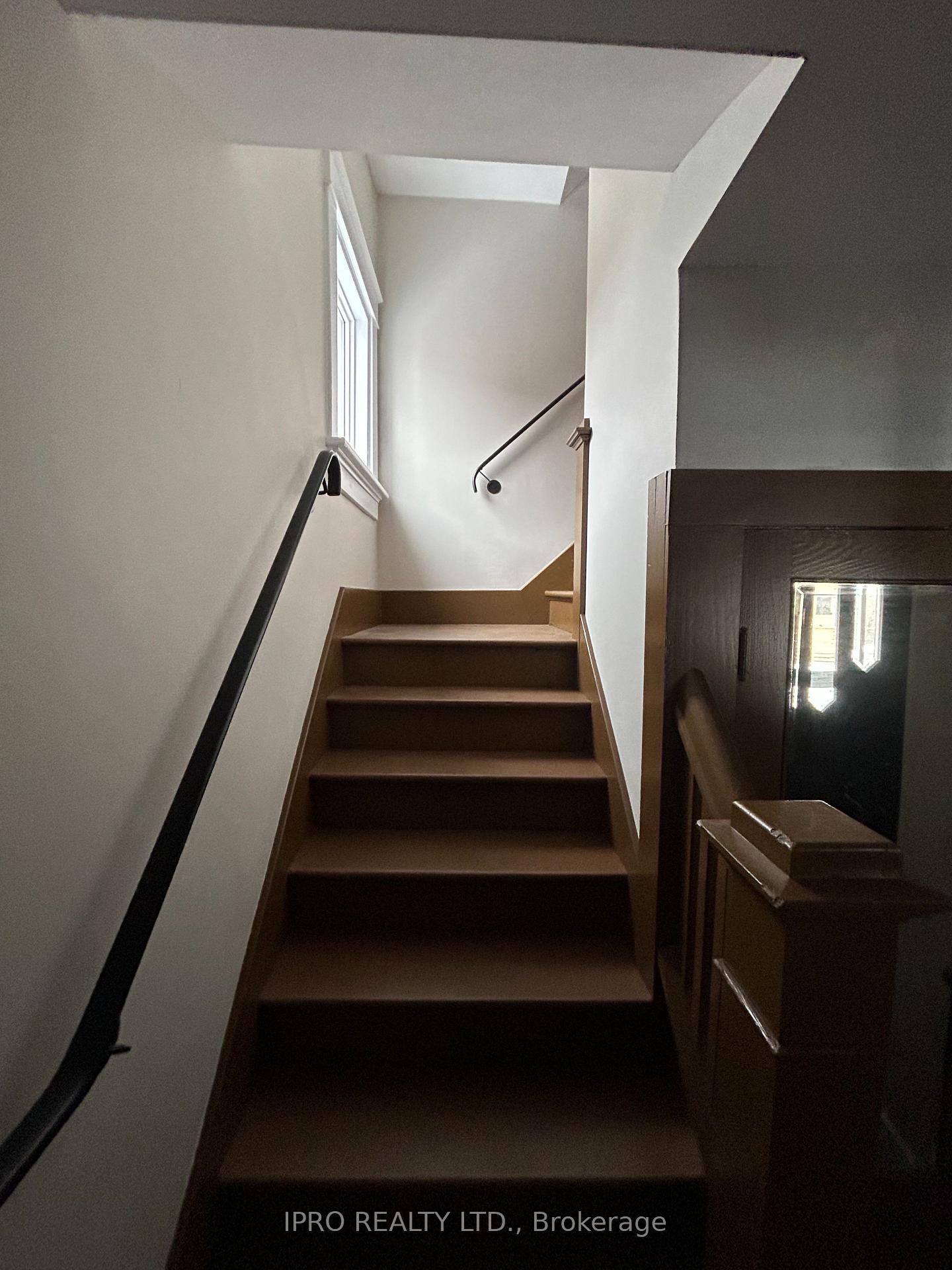 Photo 4 of Unit Unit 2, 152 Weber Street E, Kitchener — HOMEH