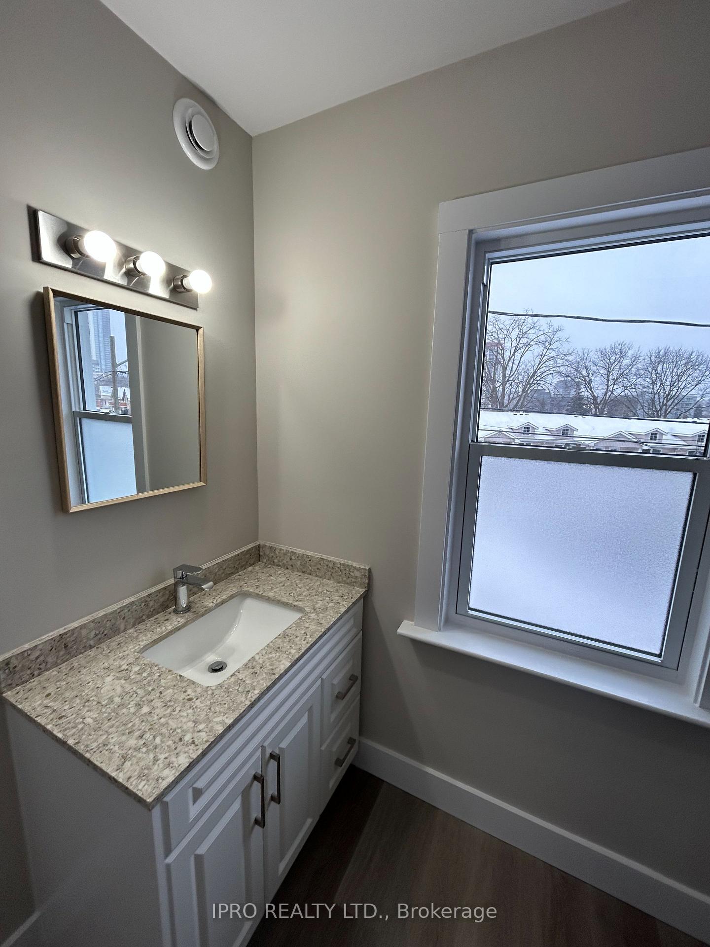 Photo 8 of Unit Unit 2, 152 Weber Street E, Kitchener — HOMEH
