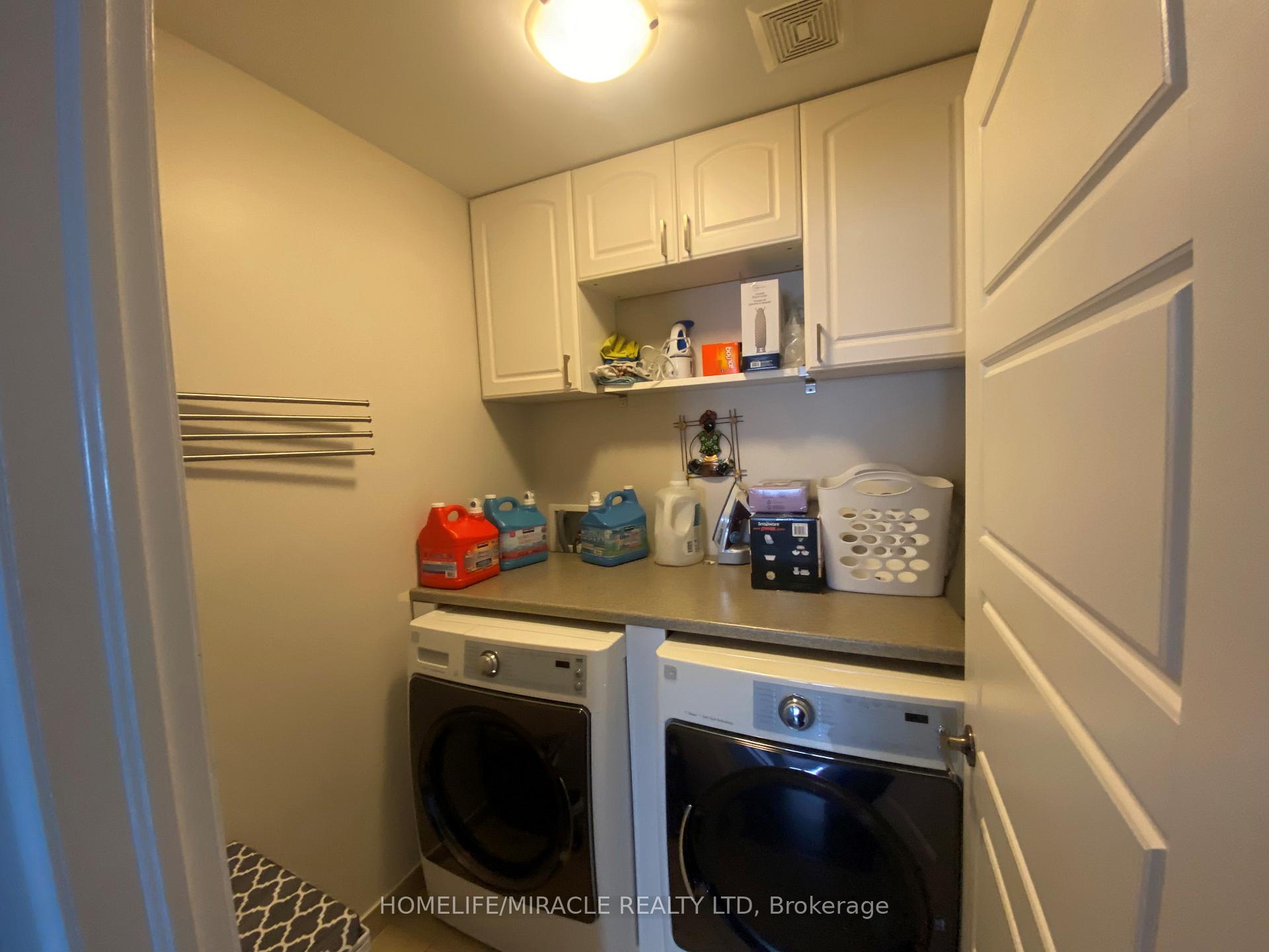 Photo 9 of 104 Silverthorne Drive, Cambridge, Silver Heights — HOMEH