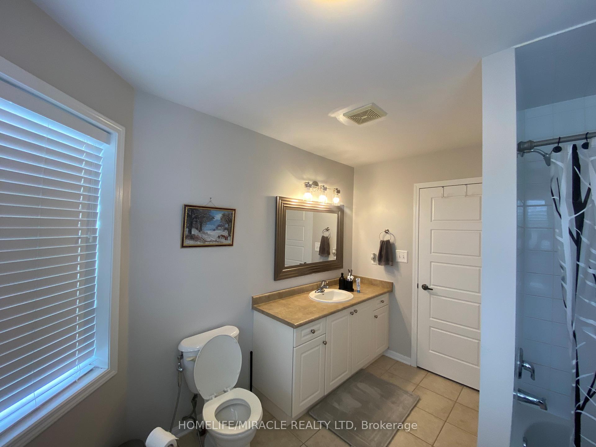 Photo 10 of 104 Silverthorne Drive, Cambridge, Silver Heights — HOMEH