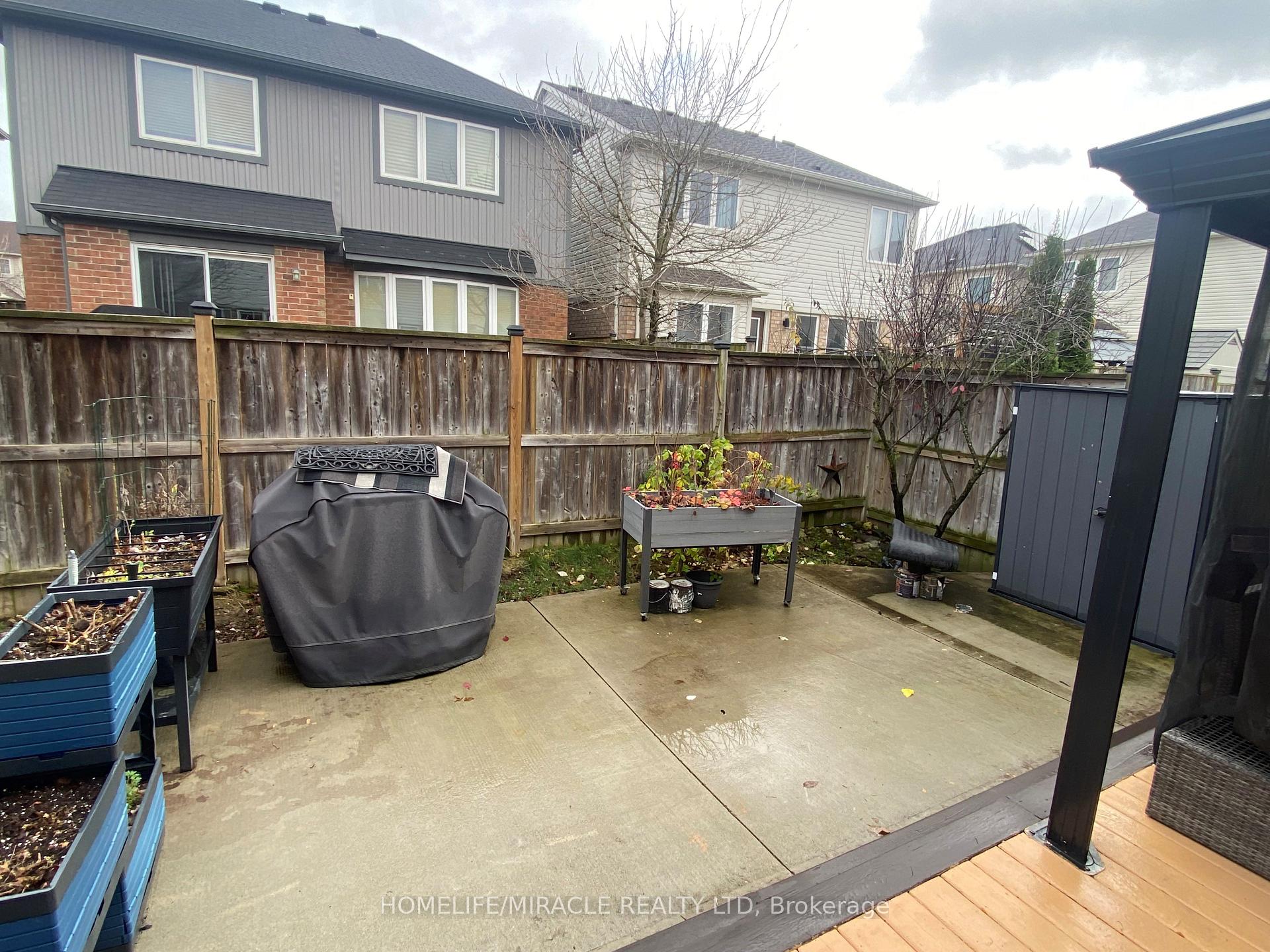 Photo 19 of 104 Silverthorne Drive, Cambridge, Silver Heights — HOMEH