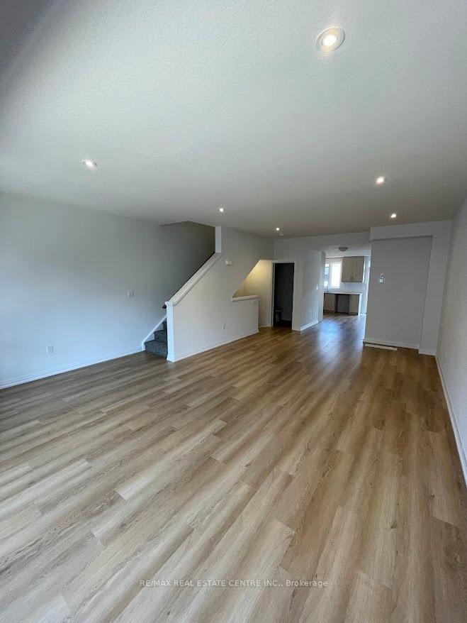 Photo 9 of Unit 45, 55 Tom Brown Drive, Brant, Paris — HOMEH