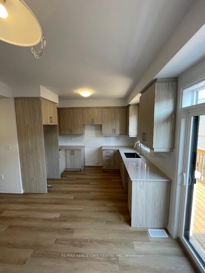Photo 11 of Unit 45, 55 Tom Brown Drive, Brant, Paris — HOMEH