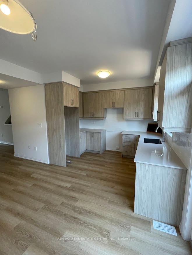 Photo 10 of Unit 45, 55 Tom Brown Drive, Brant, Paris — HOMEH