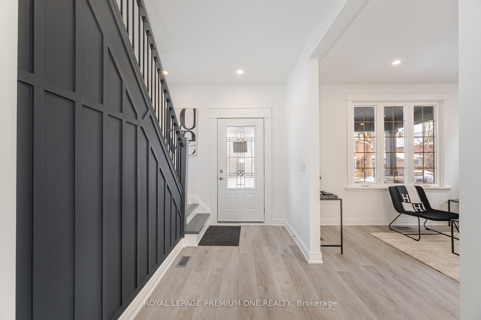 Photo 4 of 71 Mill Street S, Brampton, Downtown Brampton — HOMEH