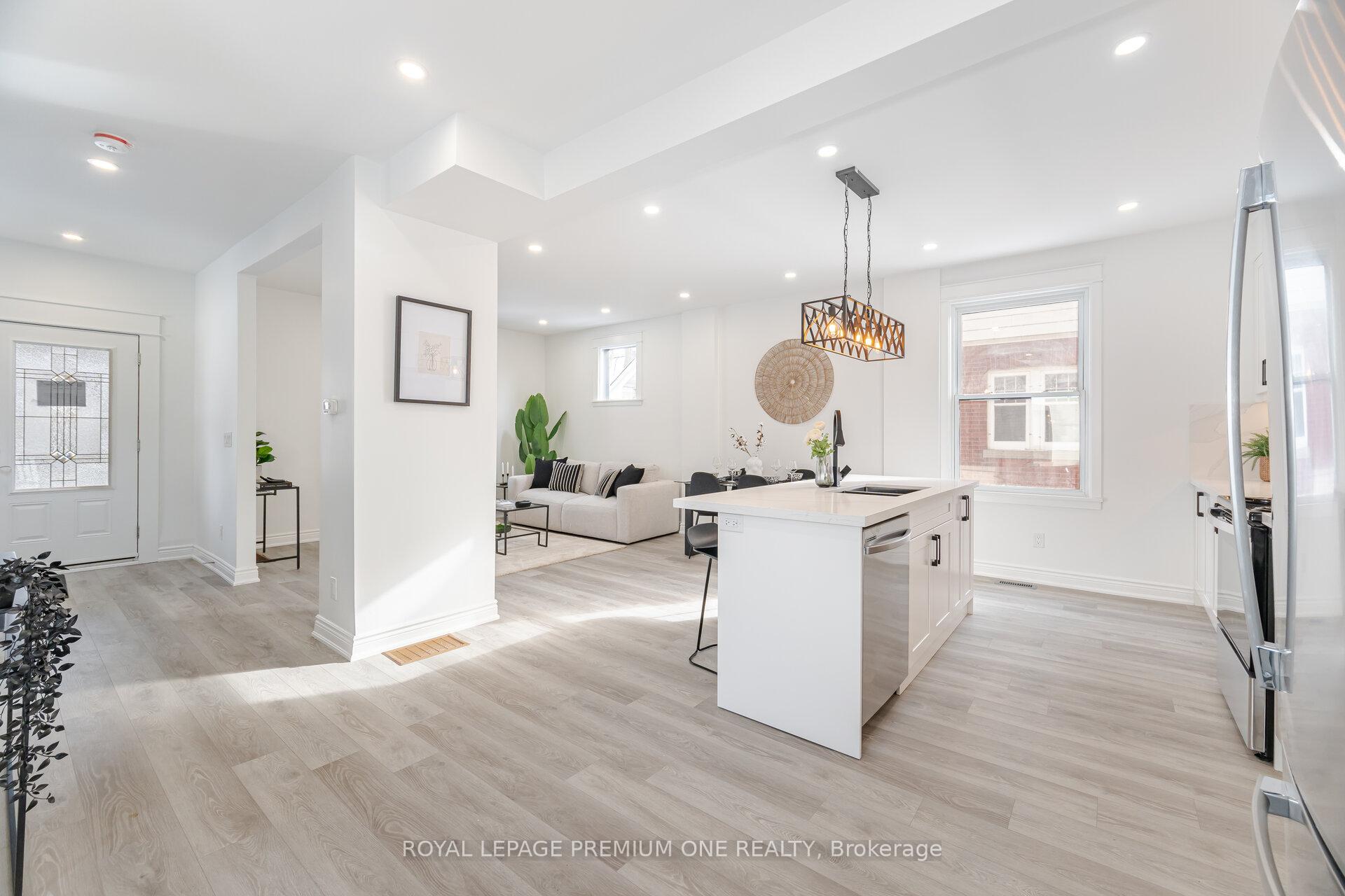 Photo 13 of 71 Mill Street S, Brampton, Downtown Brampton — HOMEH