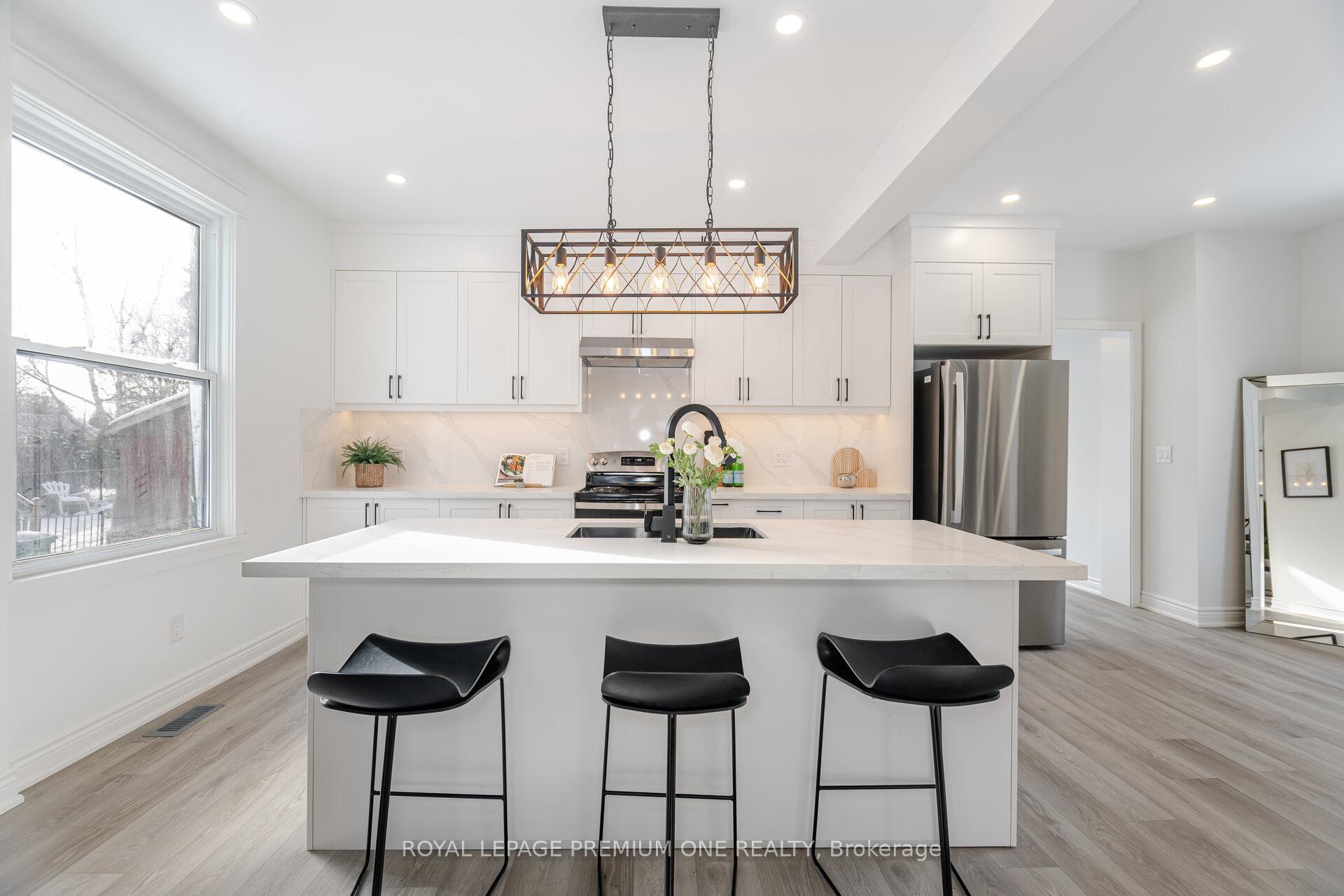 Photo 11 of 71 Mill Street S, Brampton, Downtown Brampton — HOMEH