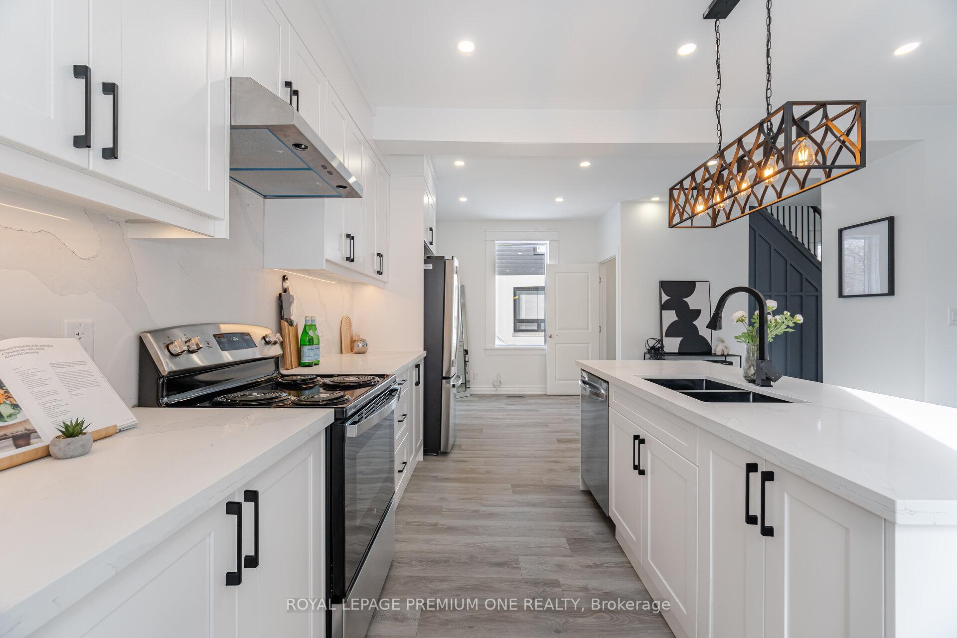 Photo 9 of 71 Mill Street S, Brampton, Downtown Brampton — HOMEH