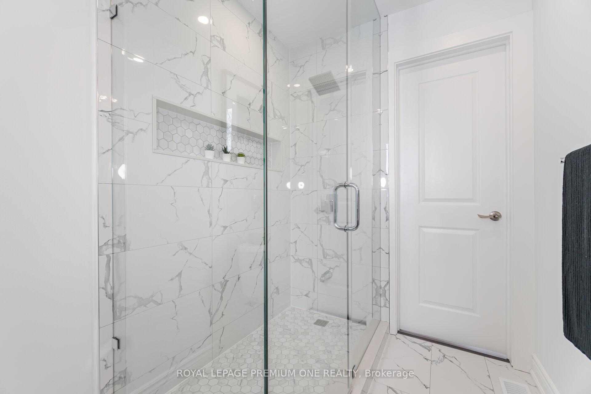 Photo 30 of 71 Mill Street S, Brampton, Downtown Brampton — HOMEH