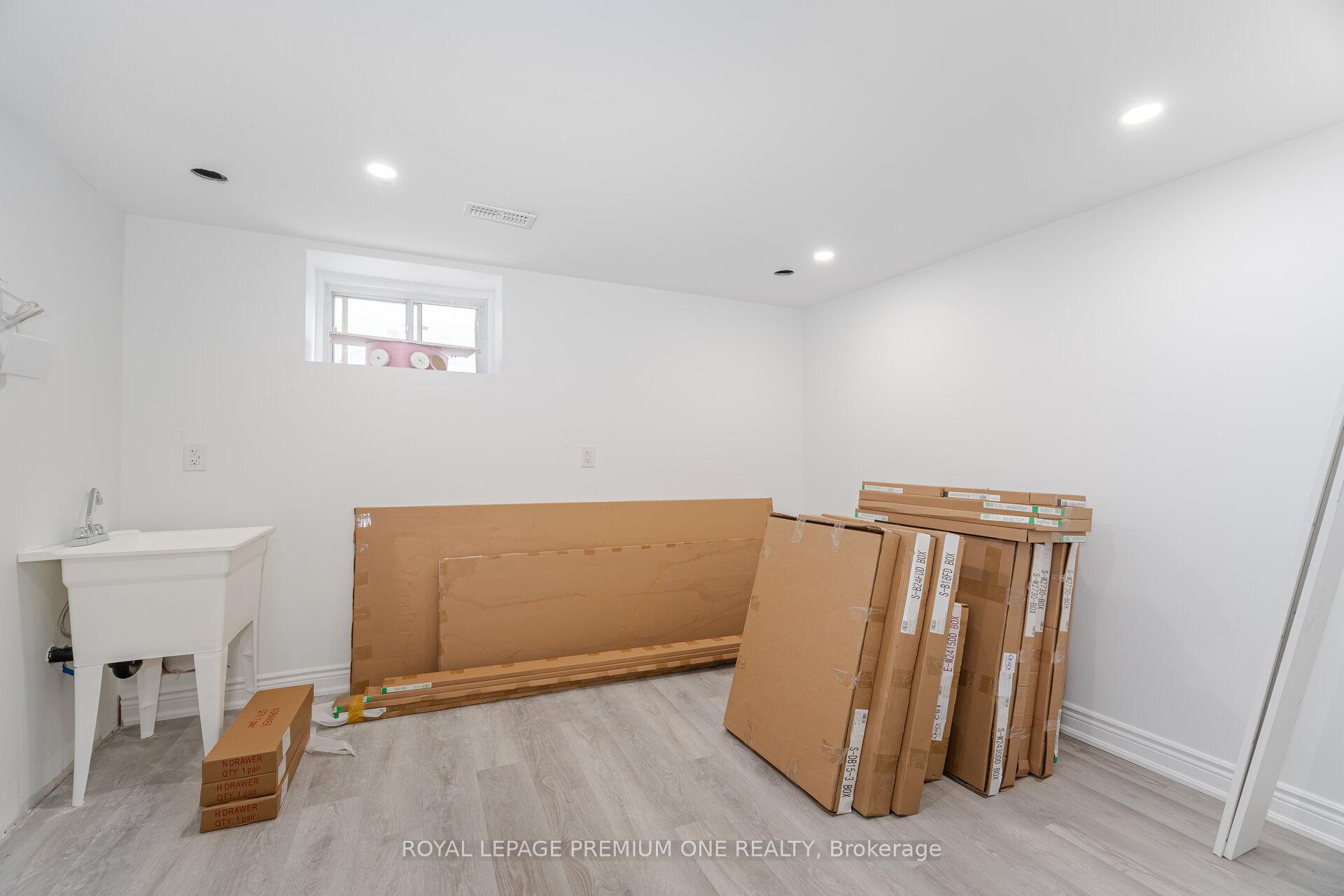 Photo 36 of 71 Mill Street S, Brampton, Downtown Brampton — HOMEH