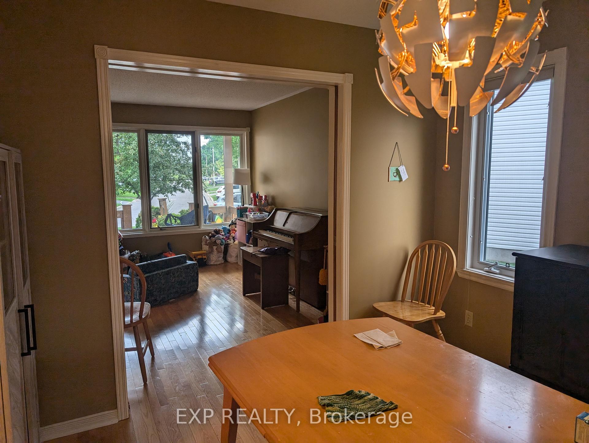 Photo 4 of 595 Tourelle Street, Ottawa, Fallingbrook/Gardenway South — HOMEH