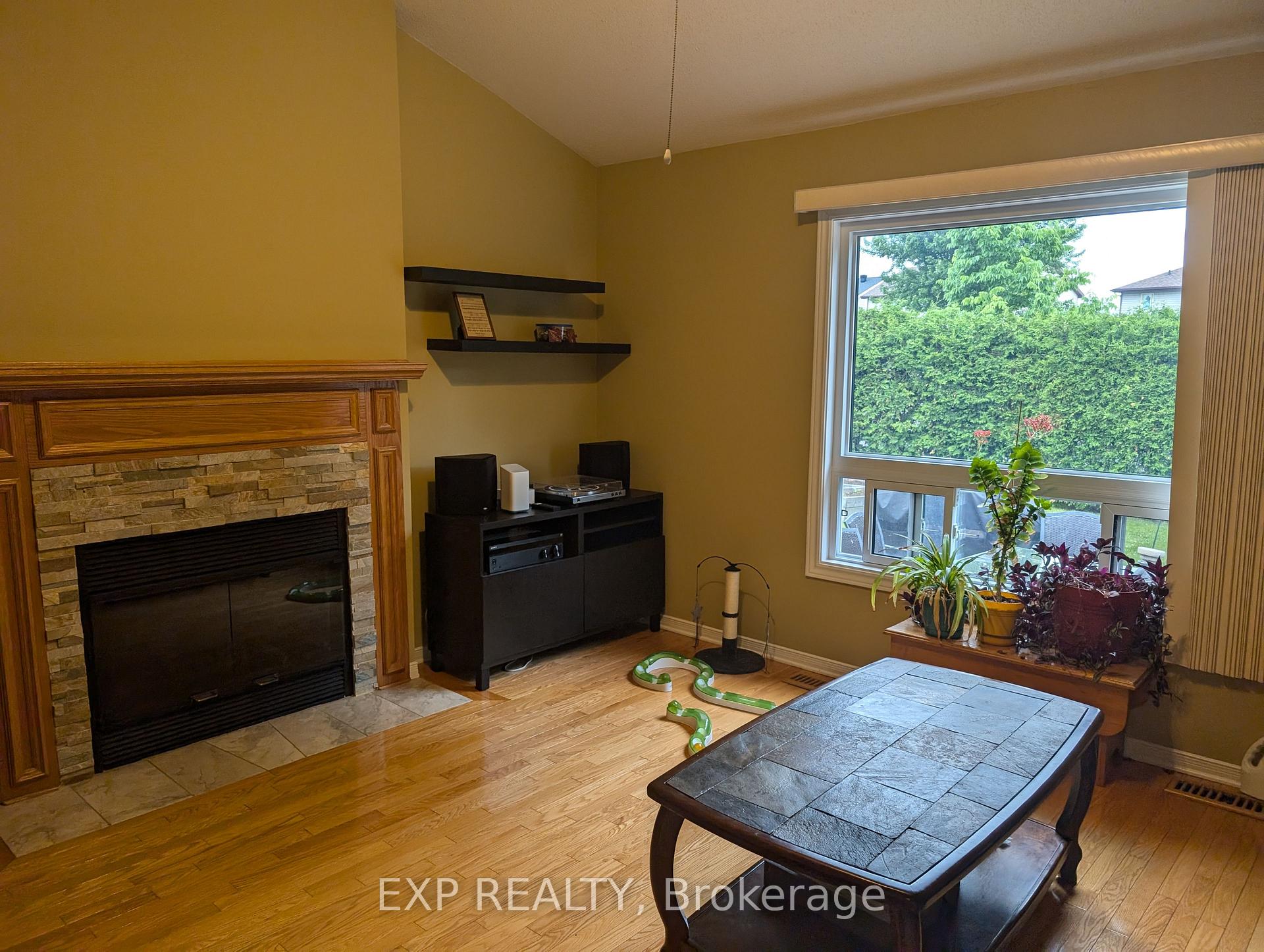 Photo 11 of 595 Tourelle Street, Ottawa, Fallingbrook/Gardenway South — HOMEH