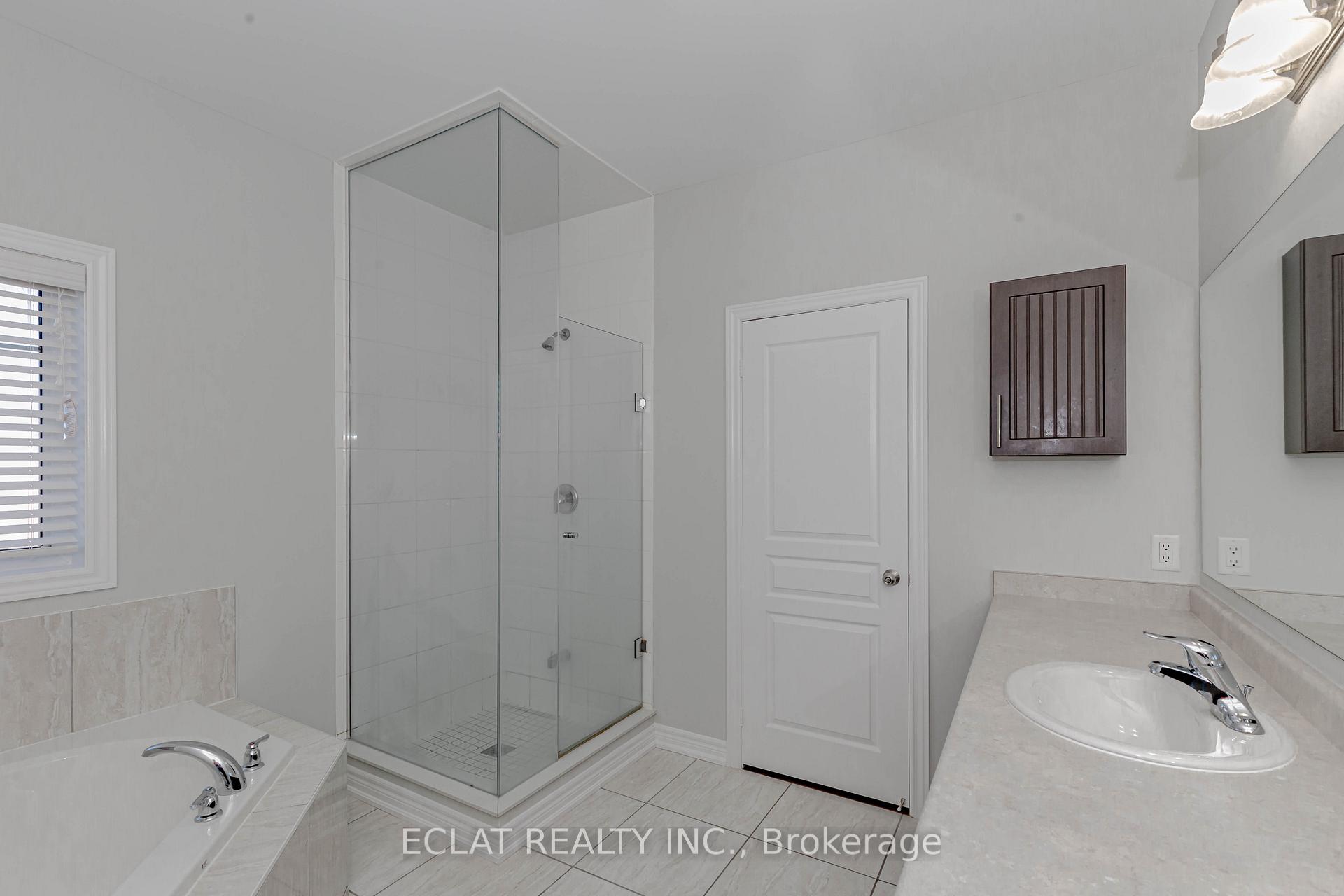 Photo 39 of 50 Exhibition (Upper Level) Crescent, Brampton, Bram East — HOMEH