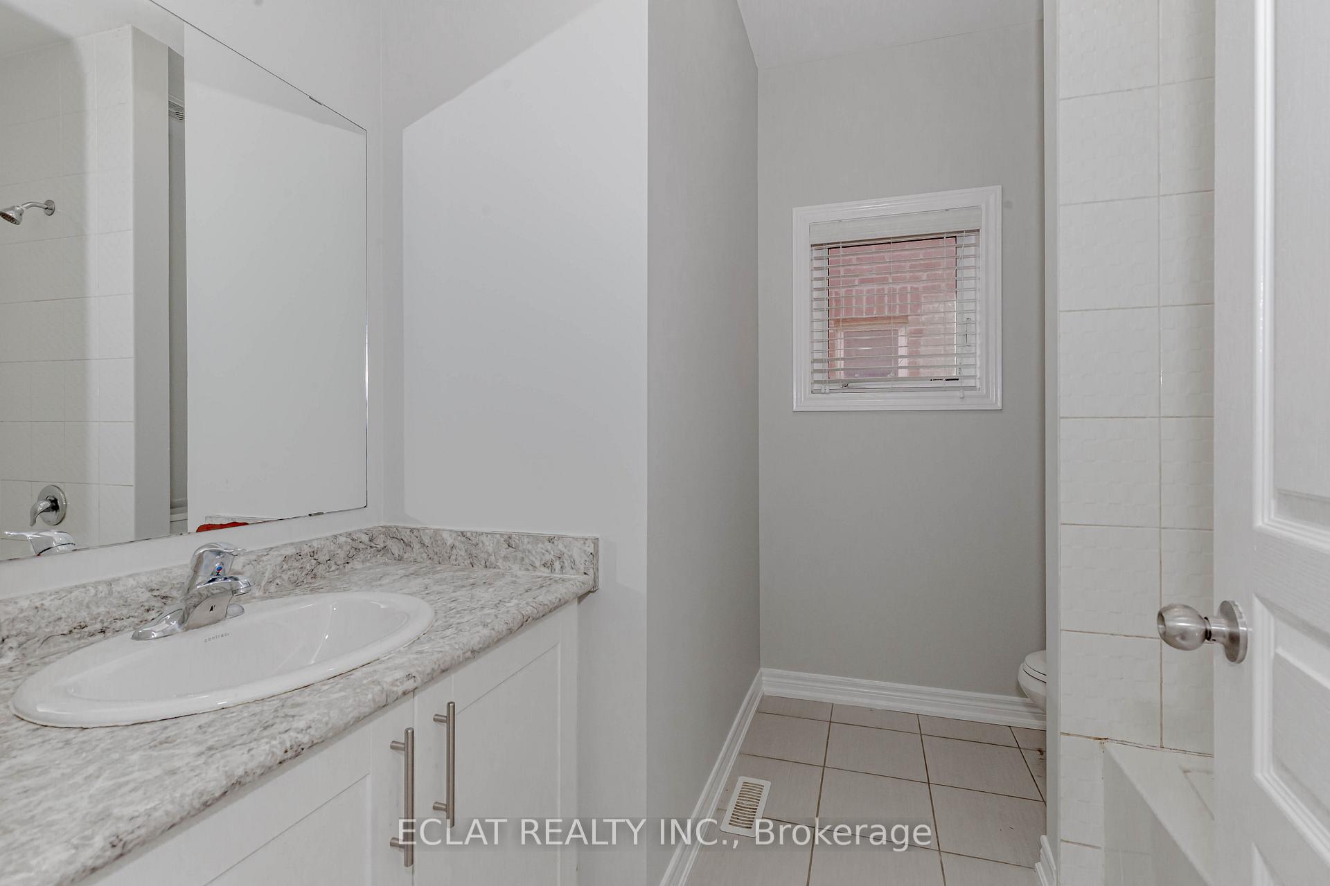 Photo 27 of 50 Exhibition (Upper Level) Crescent, Brampton, Bram East — HOMEH