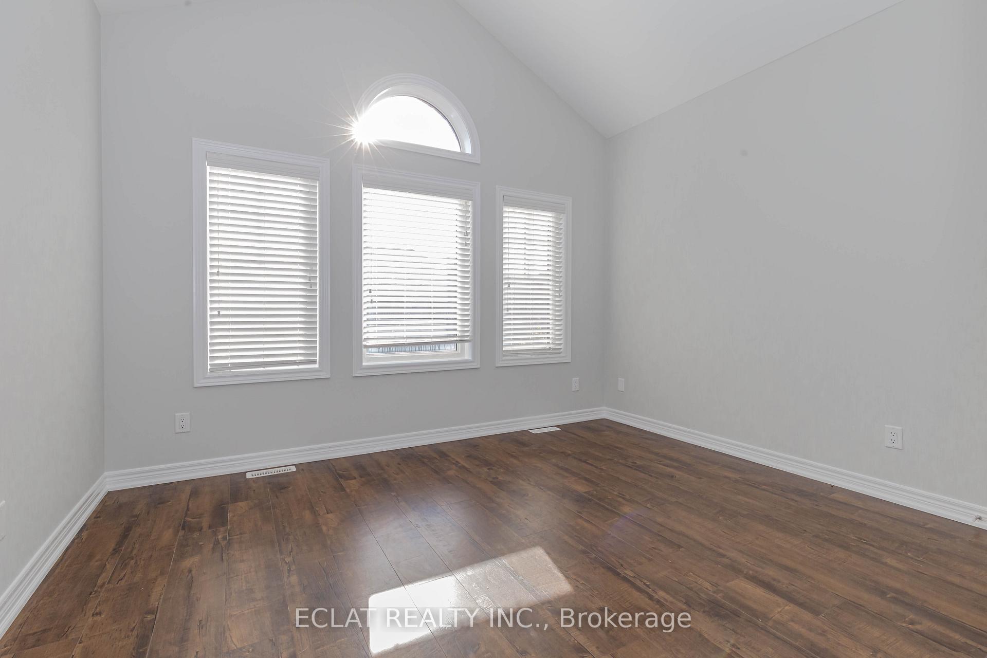 Photo 30 of 50 Exhibition (Upper Level) Crescent, Brampton, Bram East — HOMEH