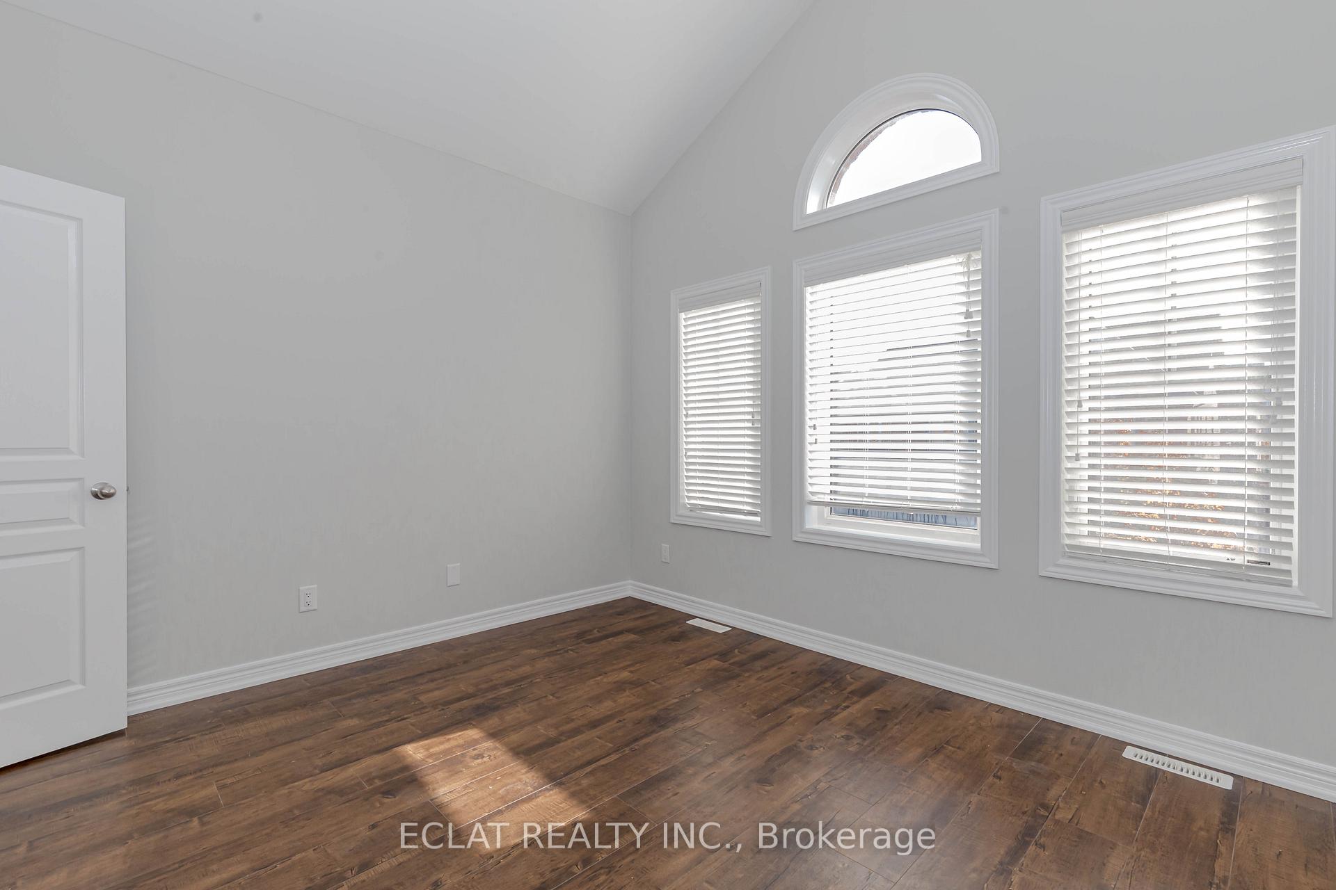 Photo 29 of 50 Exhibition (Upper Level) Crescent, Brampton, Bram East — HOMEH
