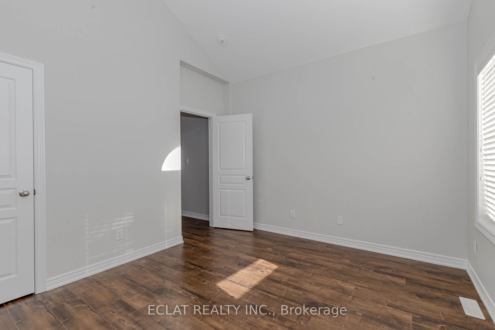 Photo 31 of 50 Exhibition (Upper Level) Crescent, Brampton, Bram East — HOMEH