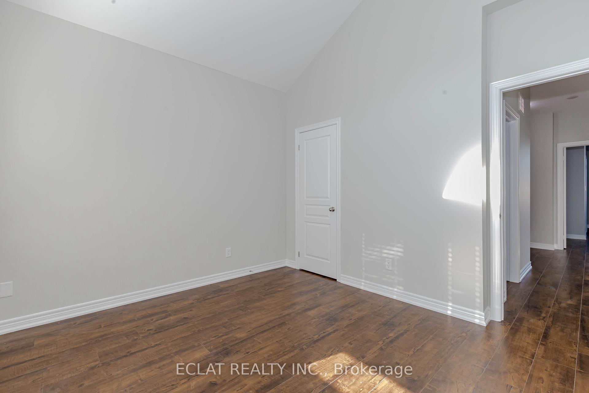 Photo 32 of 50 Exhibition (Upper Level) Crescent, Brampton, Bram East — HOMEH