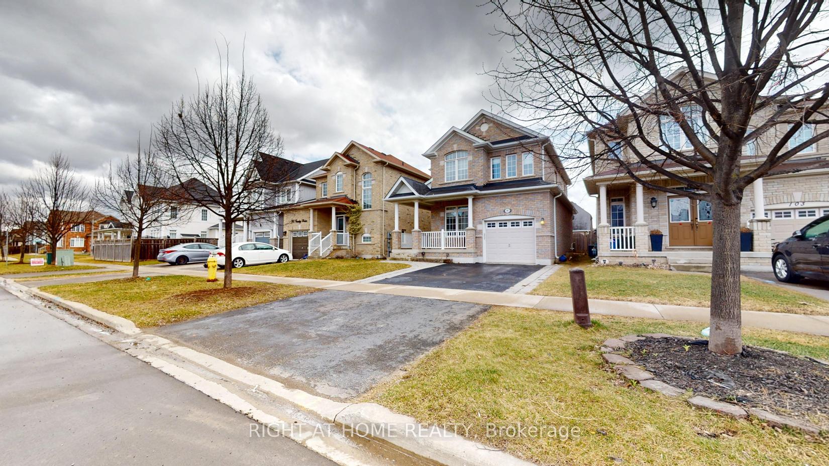 Photo 2 of 99 Grady Drive, Clarington, Newcastle — HOMEH